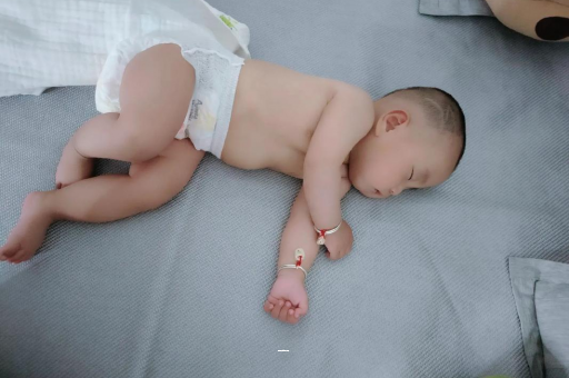 昆山宝宝脚心出汗怎么回事